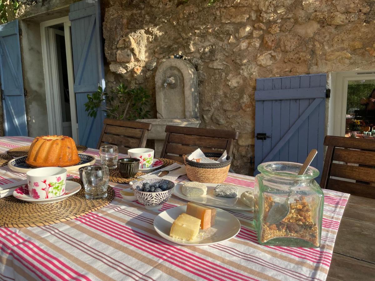 Saint-Antonin-du-Var La Parenthese Du Var - Chambre D'Hotes Petits Dejeuners Inclus Et Terrasse Ombragee المظهر الخارجي الصورة